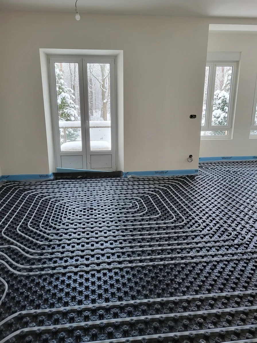 Vloerverwarming op noppenplaat in nieuwbouwwoning